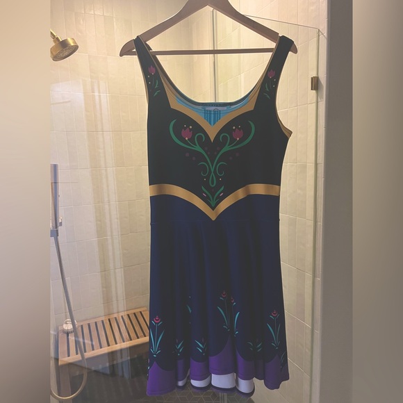 Size M, Anna dress from Happiness is Addictive Etsy shop. - Picture 1 of 6